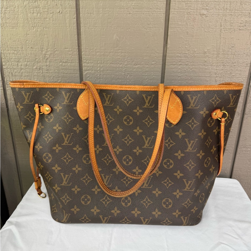 Louis Vuitton Classic Neverfull MM